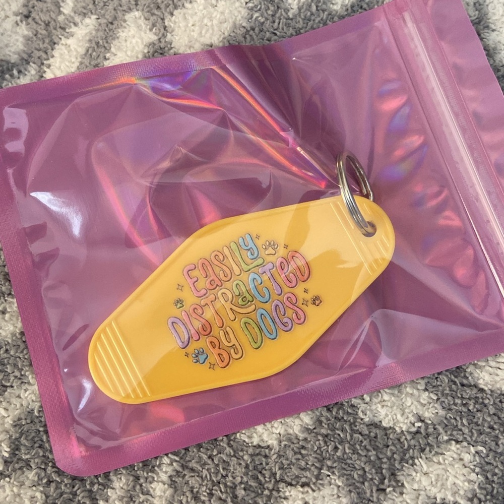 HANDMADE MOTEL KEYCHAIN